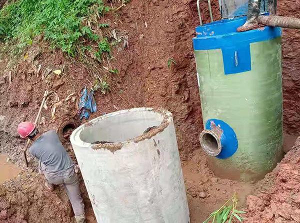黄南州一体化提升泵安装现场